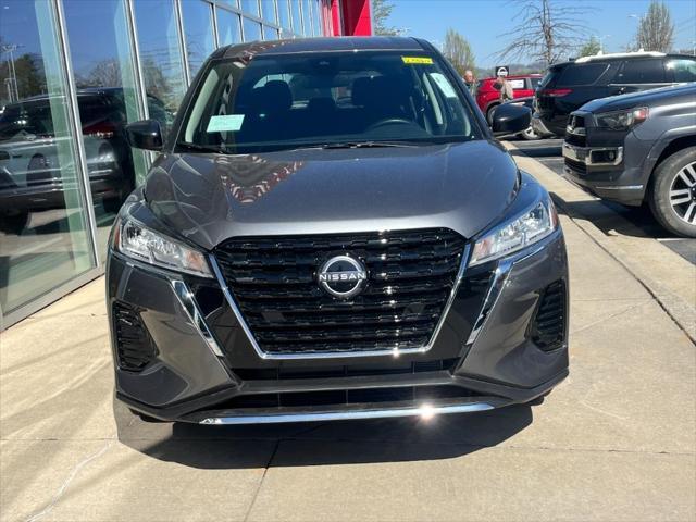 new 2025 Nissan Kicks car, priced at $23,179