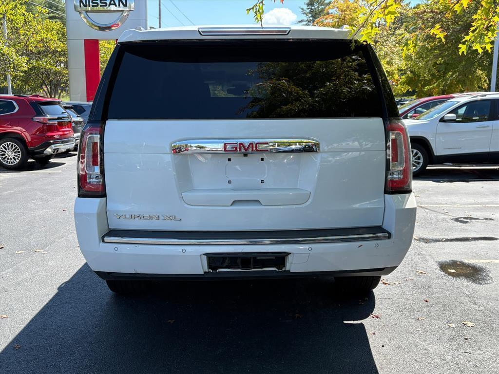 used 2020 GMC Yukon XL car, priced at $33,821