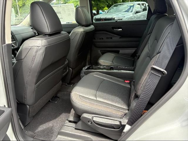 new 2025 Nissan Pathfinder car, priced at $47,039