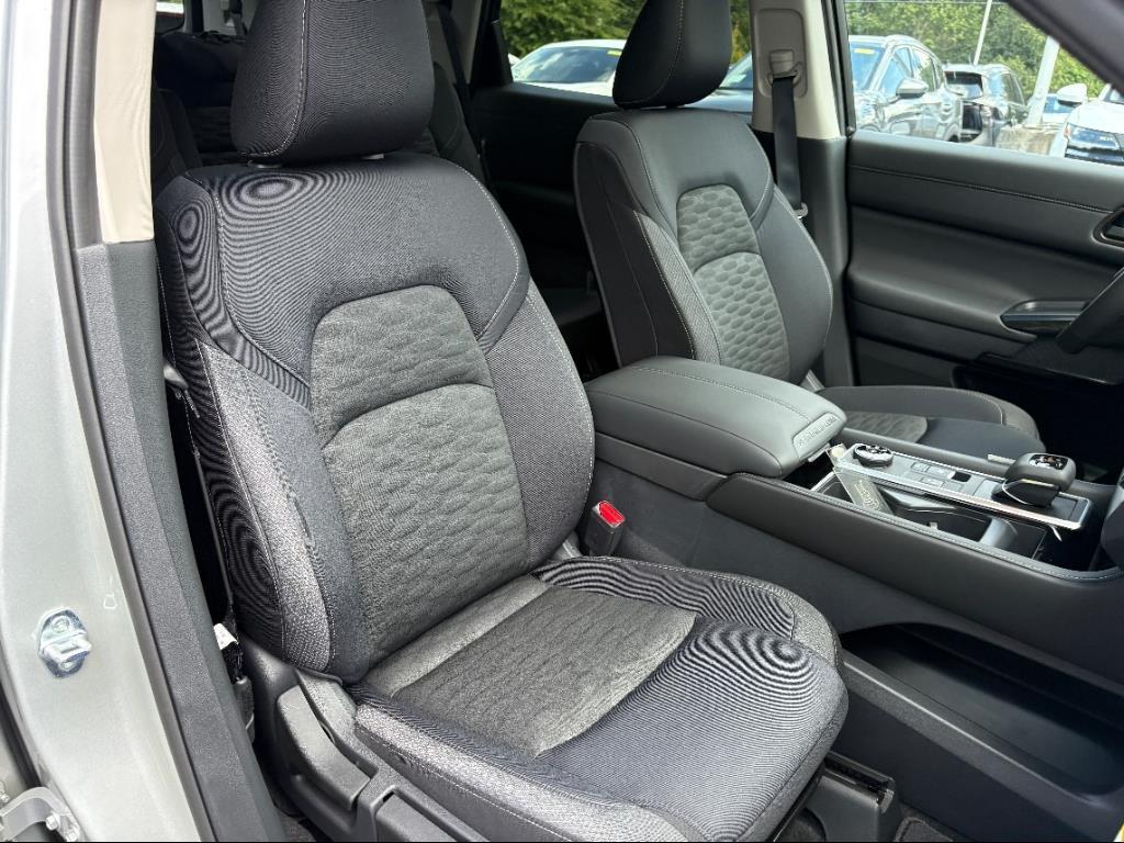 new 2025 Nissan Pathfinder car, priced at $38,370