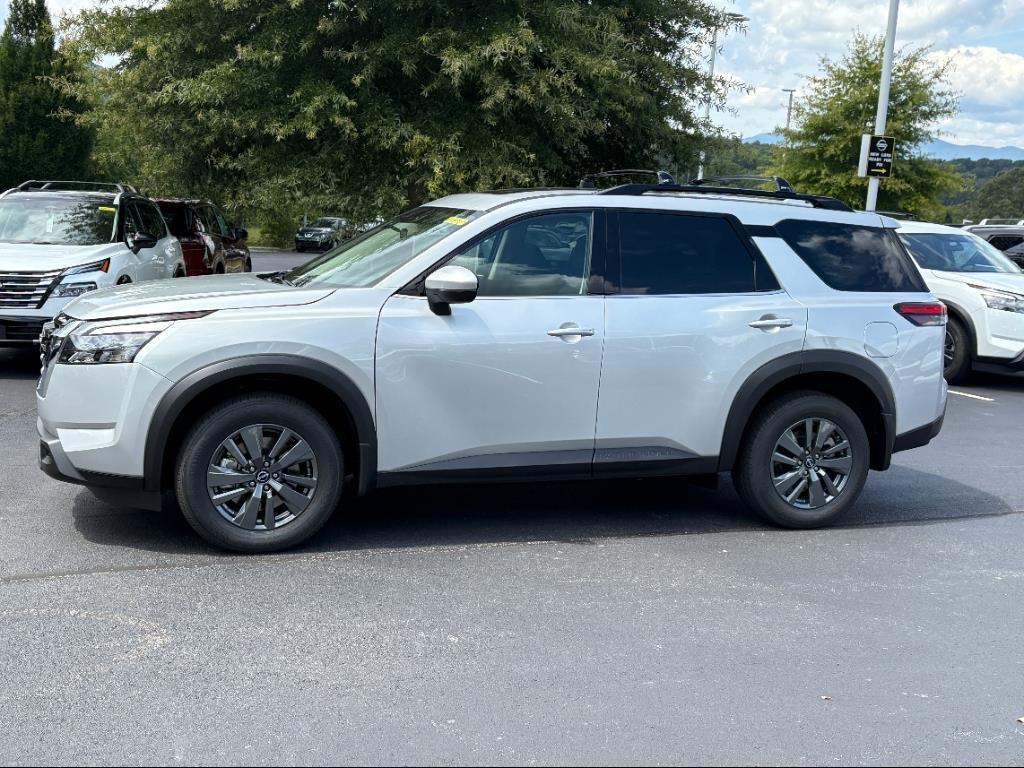new 2025 Nissan Pathfinder car, priced at $38,370