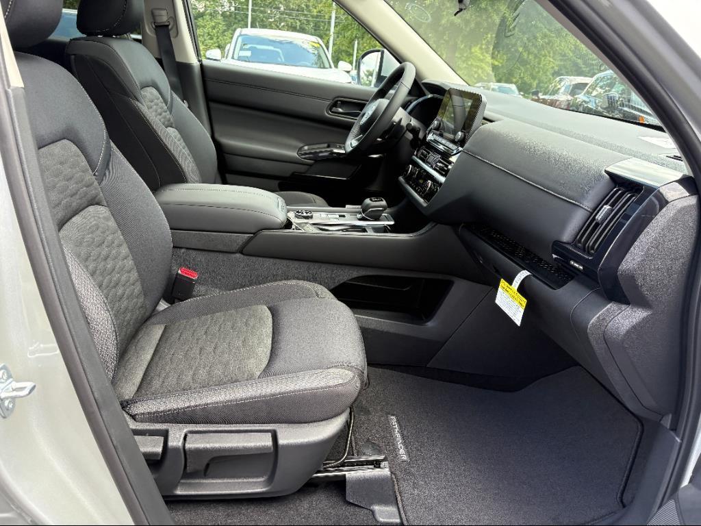 new 2025 Nissan Pathfinder car, priced at $38,370