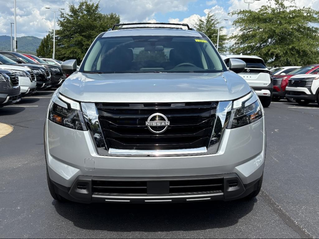 new 2025 Nissan Pathfinder car, priced at $38,370