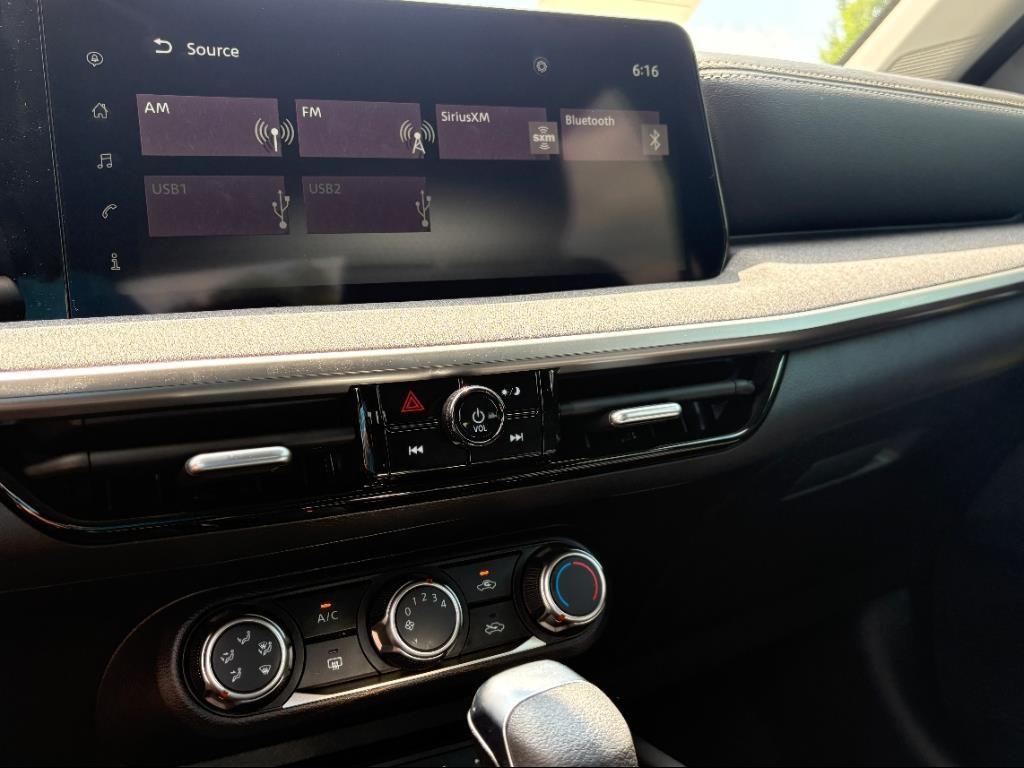 new 2025 Nissan Kicks car, priced at $26,959