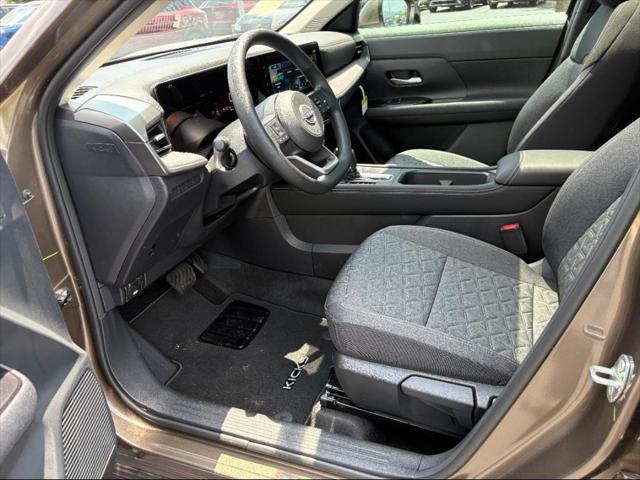 new 2025 Nissan Kicks car, priced at $27,903