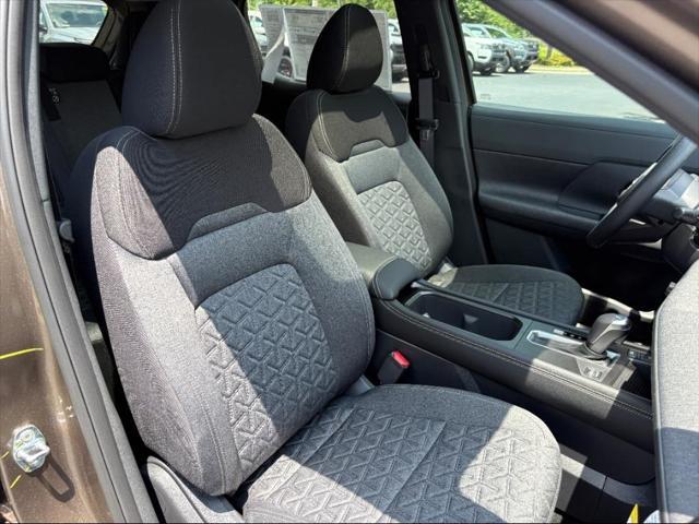 new 2025 Nissan Kicks car, priced at $27,903