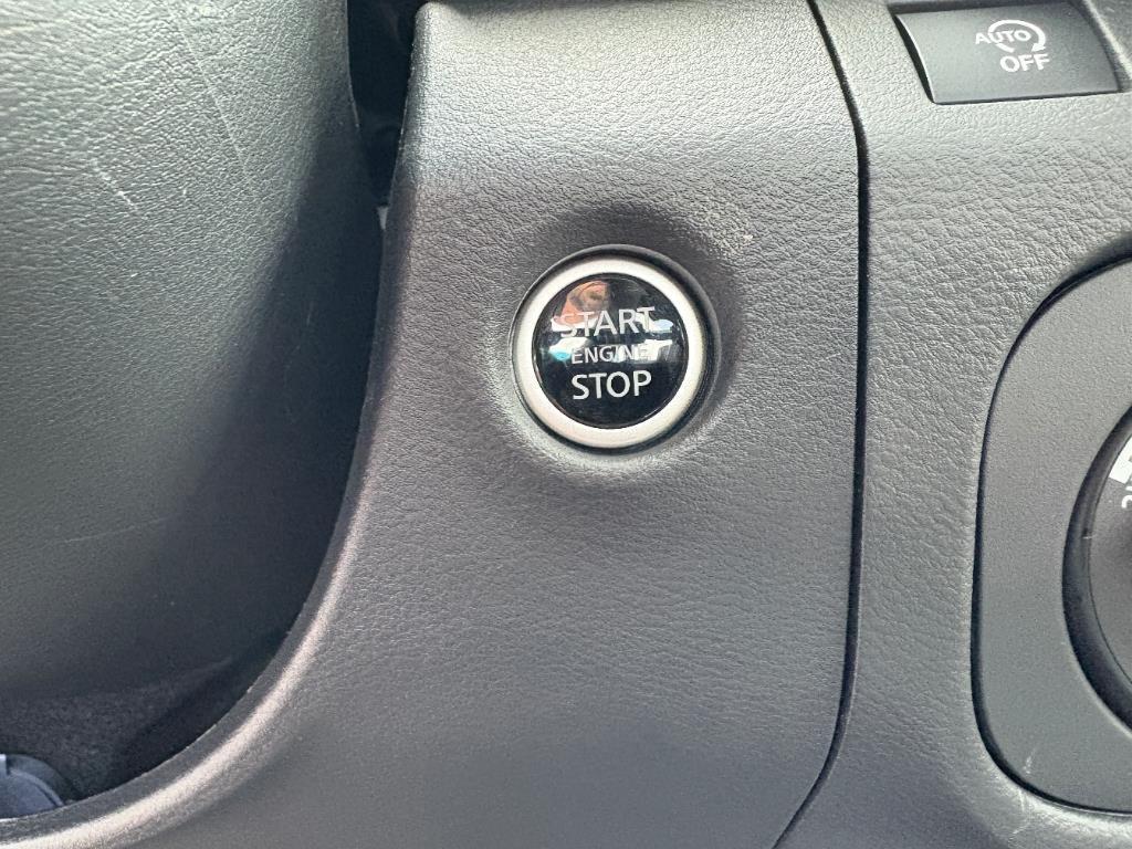 new 2025 Nissan Frontier car, priced at $39,725