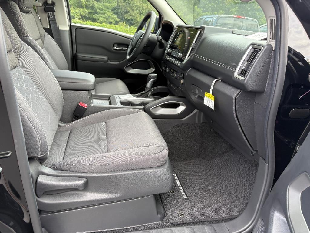 new 2025 Nissan Frontier car, priced at $39,725