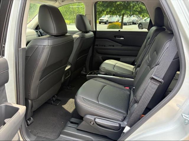 new 2025 Nissan Pathfinder car, priced at $46,921