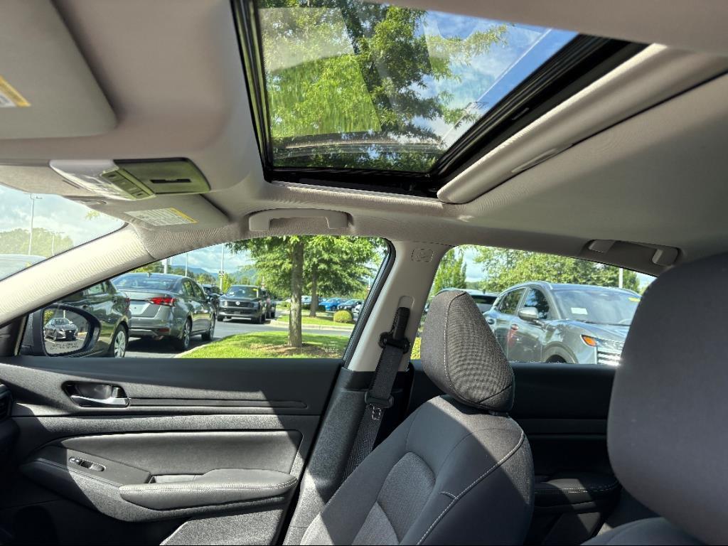 new 2025 Nissan Altima car, priced at $29,979