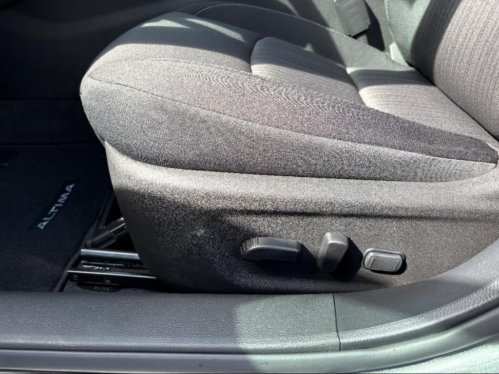 new 2025 Nissan Altima car, priced at $29,979