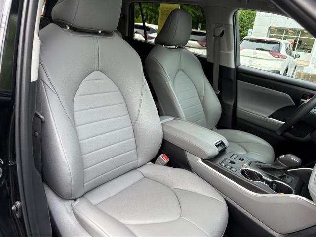 used 2024 Toyota Highlander car, priced at $41,688