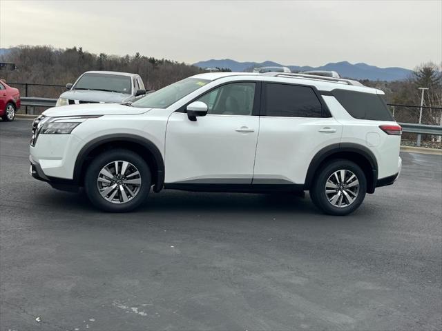 new 2025 Nissan Pathfinder car, priced at $45,396
