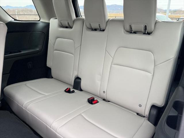 new 2025 Nissan Pathfinder car, priced at $45,396