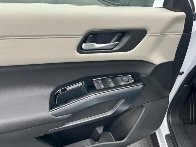 new 2025 Nissan Pathfinder car, priced at $45,396