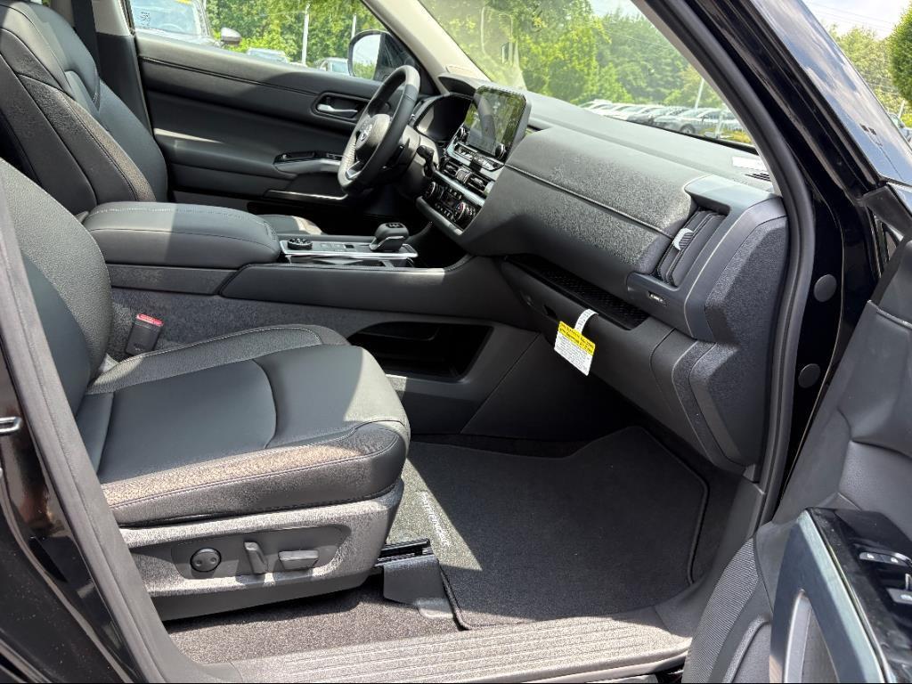 new 2025 Nissan Pathfinder car, priced at $46,599