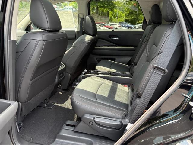 new 2025 Nissan Pathfinder car, priced at $46,599