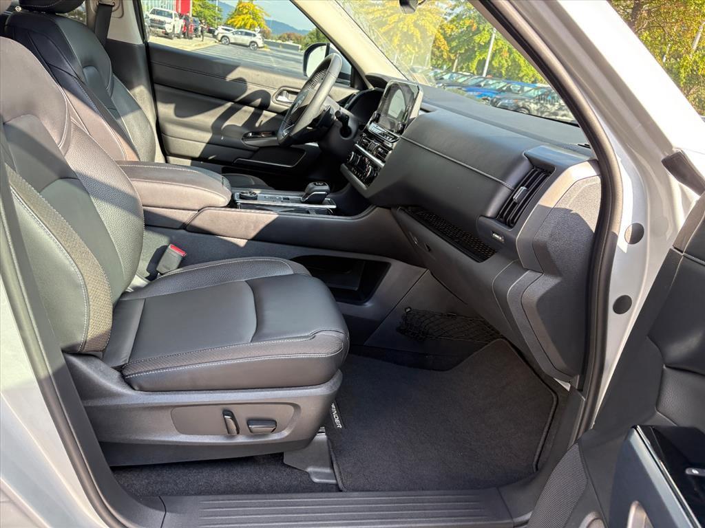 used 2022 Nissan Pathfinder car, priced at $31,738