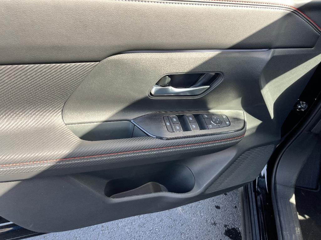new 2025 Nissan Kicks car, priced at $29,359