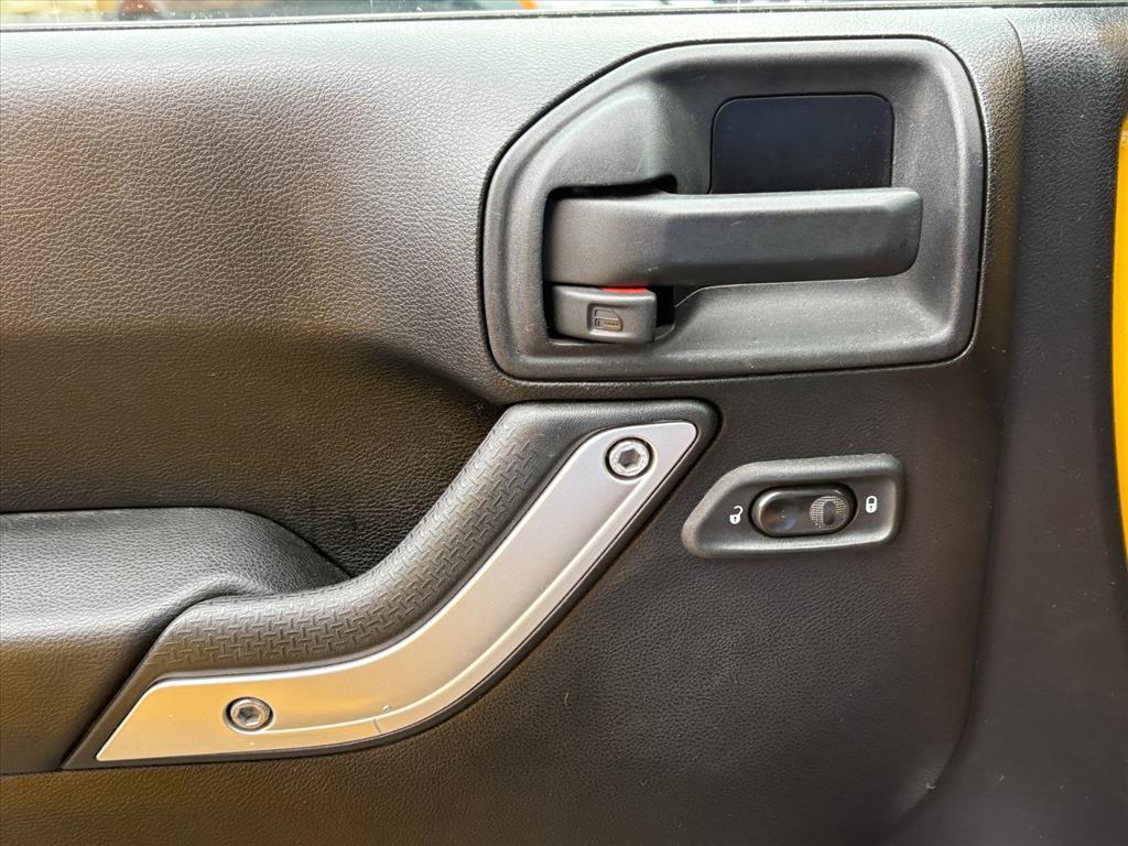 used 2015 Jeep Wrangler Unlimited car, priced at $16,039