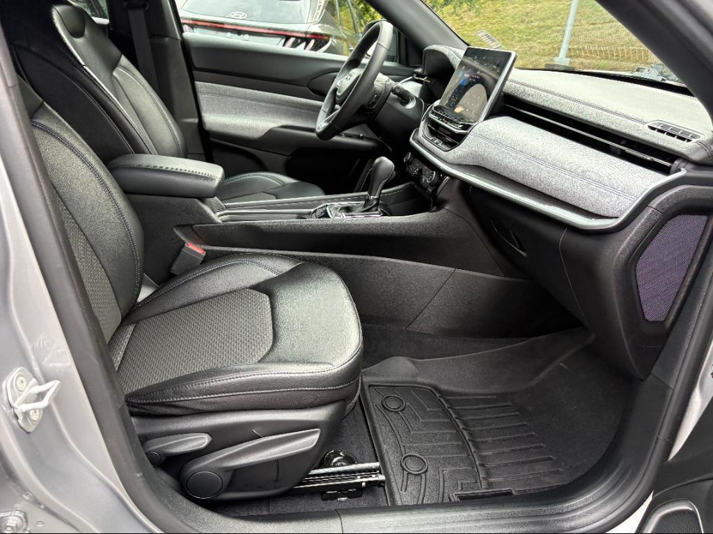 used 2023 Jeep Compass car, priced at $22,559