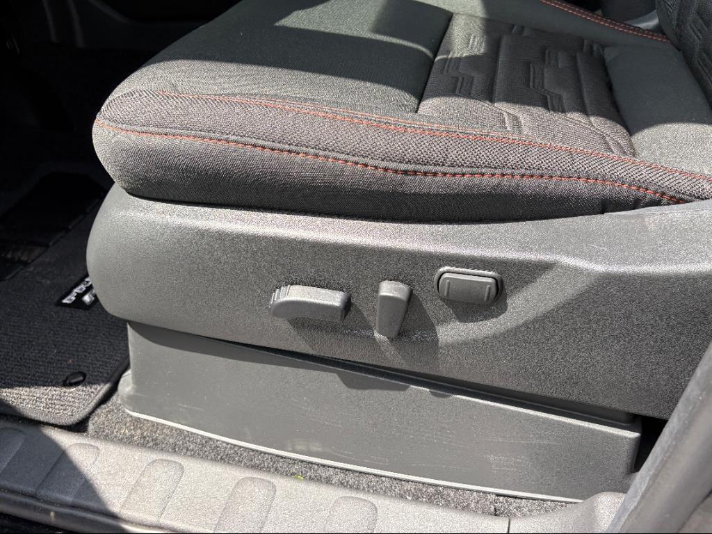 new 2025 Nissan Frontier car, priced at $41,724