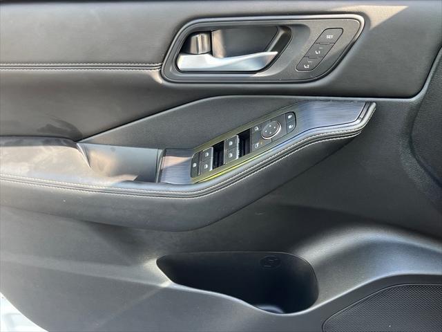 used 2024 Nissan Rogue car, priced at $31,598