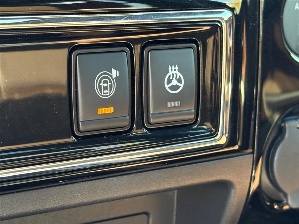 used 2023 Nissan Titan car, priced at $40,972