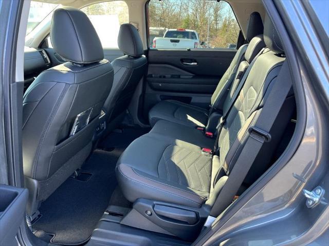 new 2025 Nissan Pathfinder car, priced at $49,465