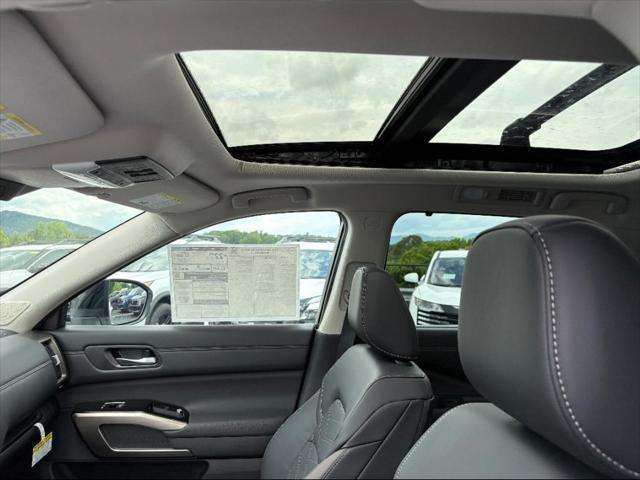 new 2025 Nissan Pathfinder car, priced at $51,898