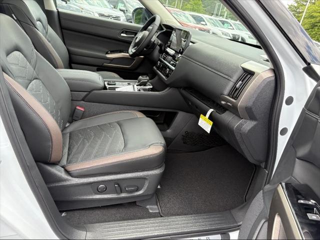new 2025 Nissan Pathfinder car, priced at $51,898