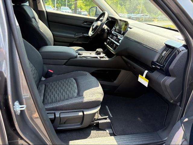 new 2025 Nissan Pathfinder car, priced at $41,368