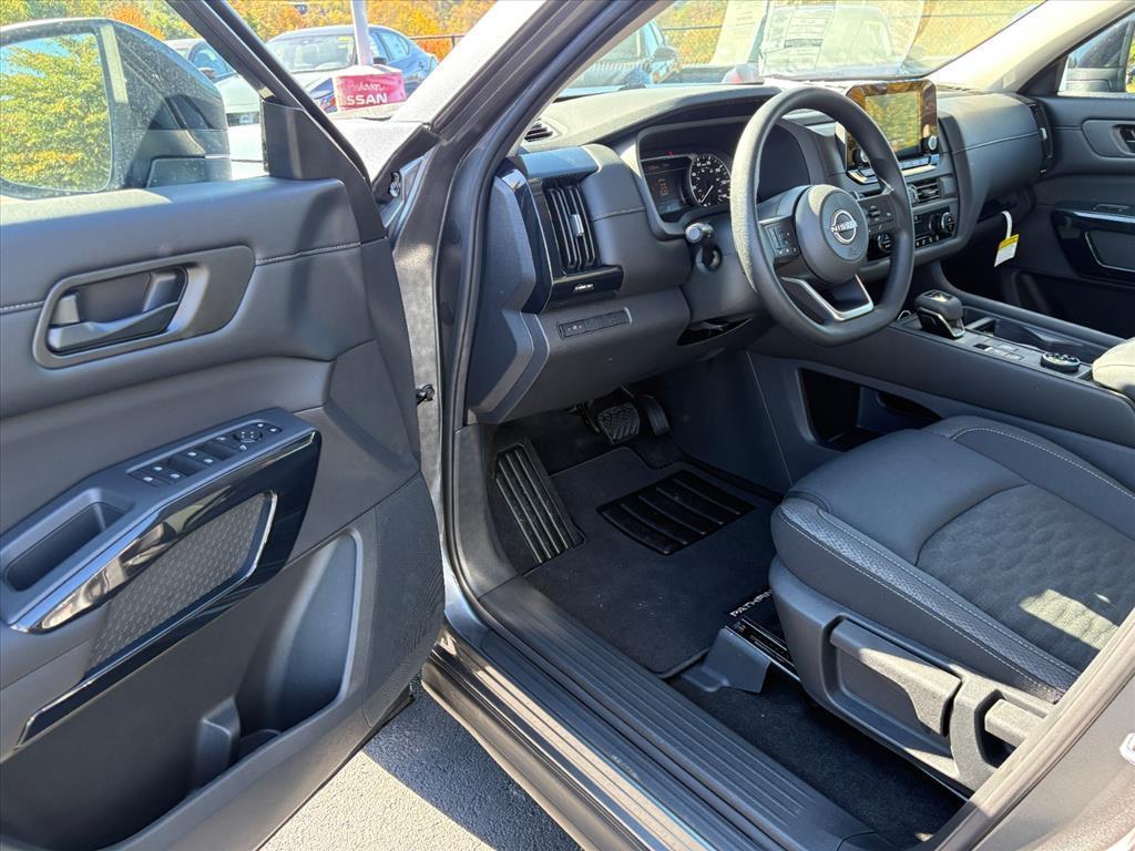 new 2025 Nissan Pathfinder car, priced at $33,371