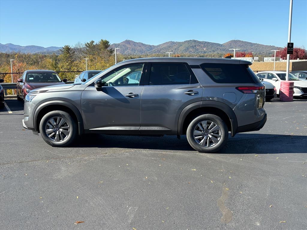 new 2025 Nissan Pathfinder car, priced at $33,371