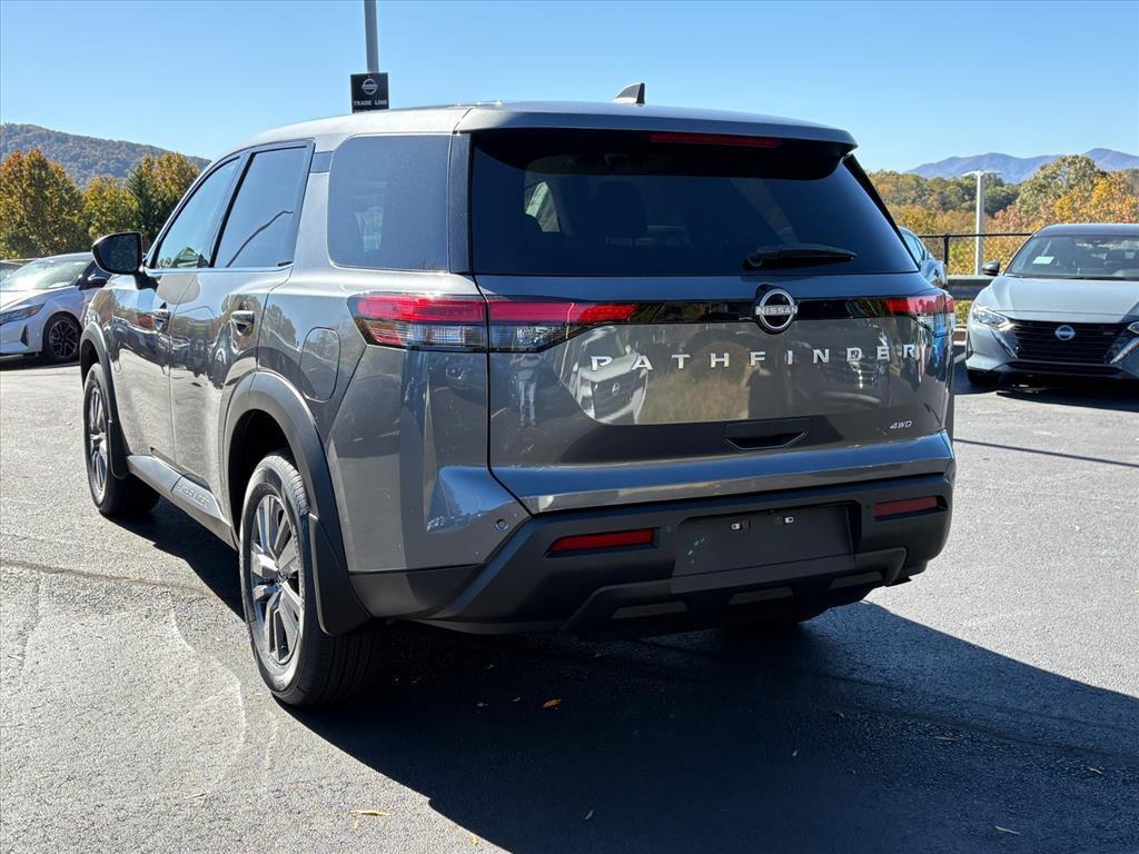 new 2025 Nissan Pathfinder car, priced at $33,371