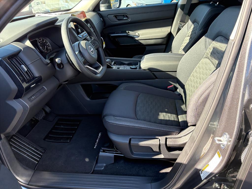 new 2025 Nissan Pathfinder car, priced at $33,371