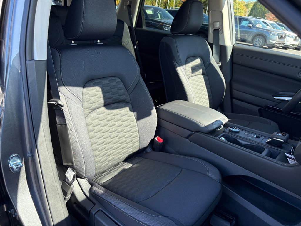 new 2025 Nissan Pathfinder car, priced at $33,371