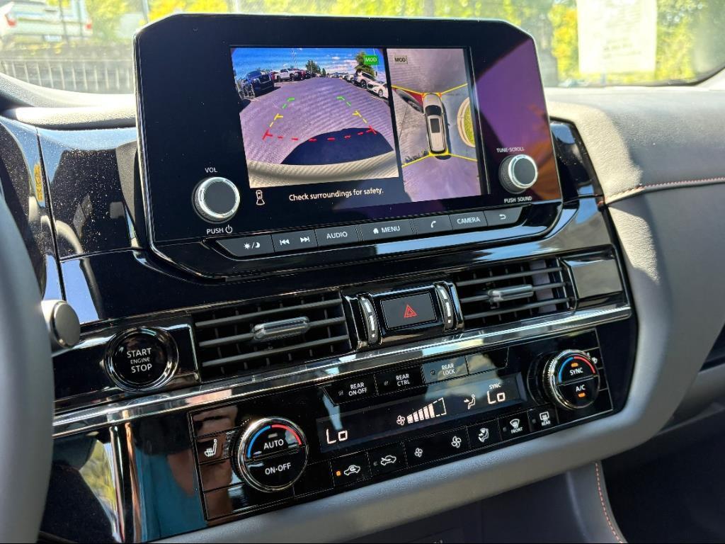 new 2025 Nissan Pathfinder car, priced at $39,584