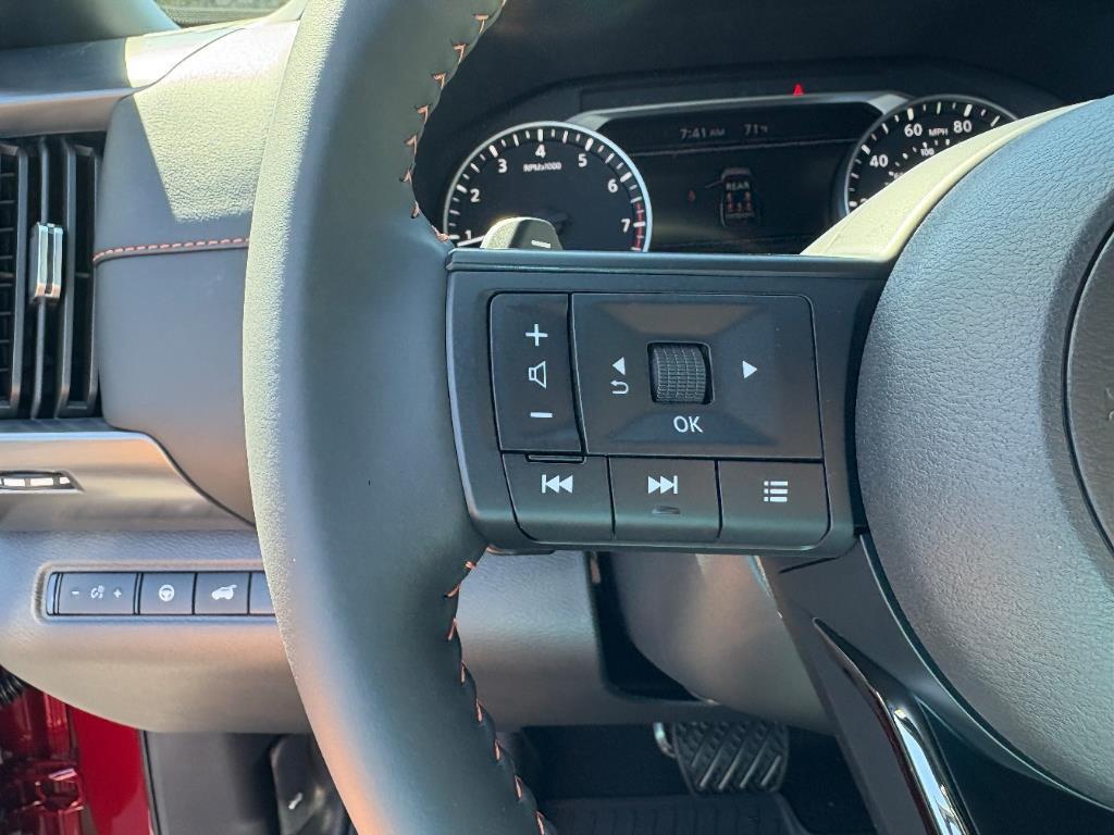 new 2025 Nissan Pathfinder car, priced at $39,584