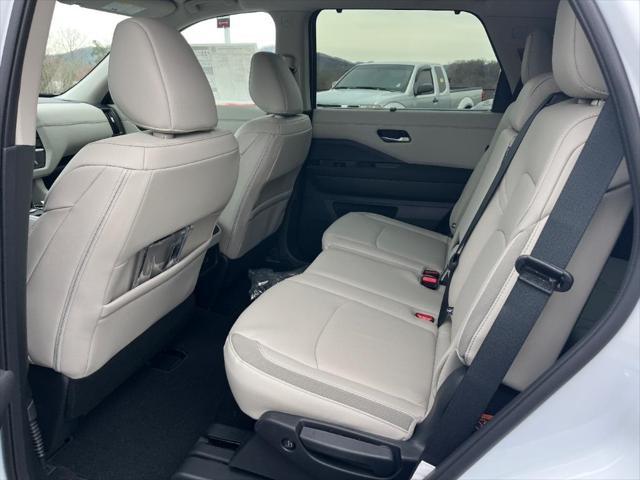 new 2025 Nissan Pathfinder car, priced at $43,396