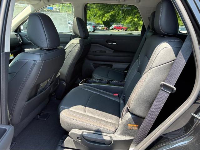 new 2025 Nissan Pathfinder car, priced at $46,519