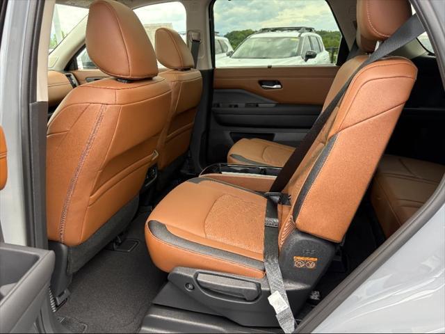 new 2025 Nissan Pathfinder car, priced at $51,407