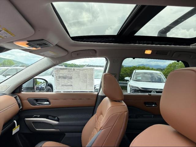 new 2025 Nissan Pathfinder car, priced at $51,407
