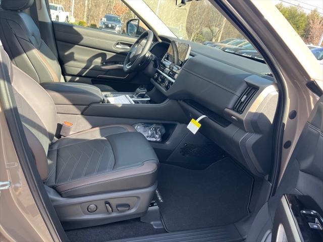new 2025 Nissan Pathfinder car, priced at $50,148