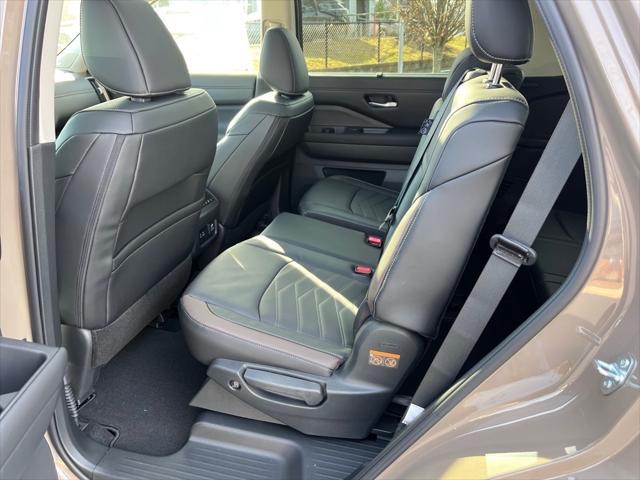 new 2025 Nissan Pathfinder car, priced at $50,148