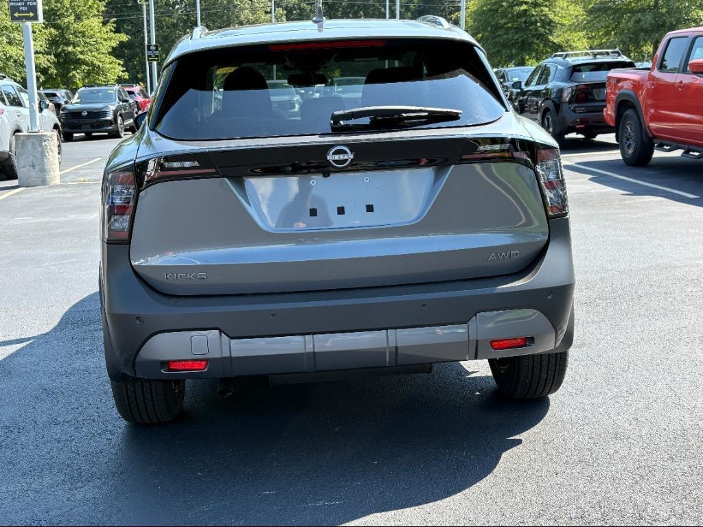 new 2025 Nissan Kicks car, priced at $27,292