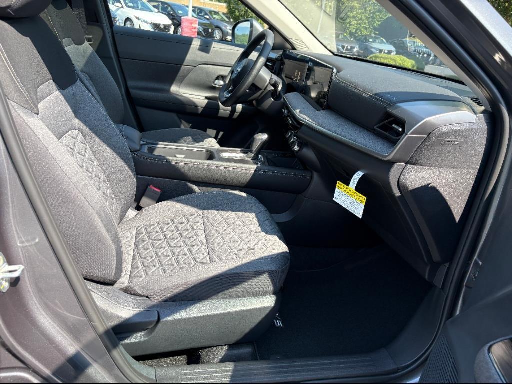 new 2025 Nissan Kicks car, priced at $27,292