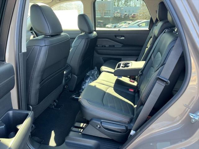 new 2025 Nissan Pathfinder car, priced at $49,841