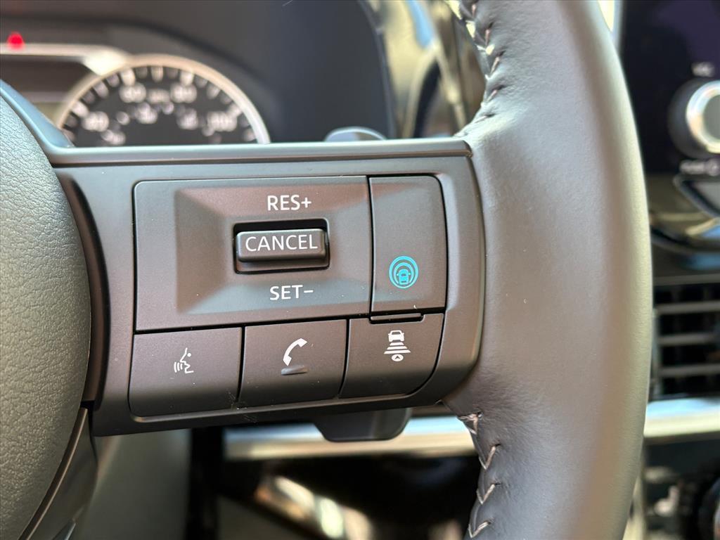 new 2025 Nissan Pathfinder car, priced at $36,978