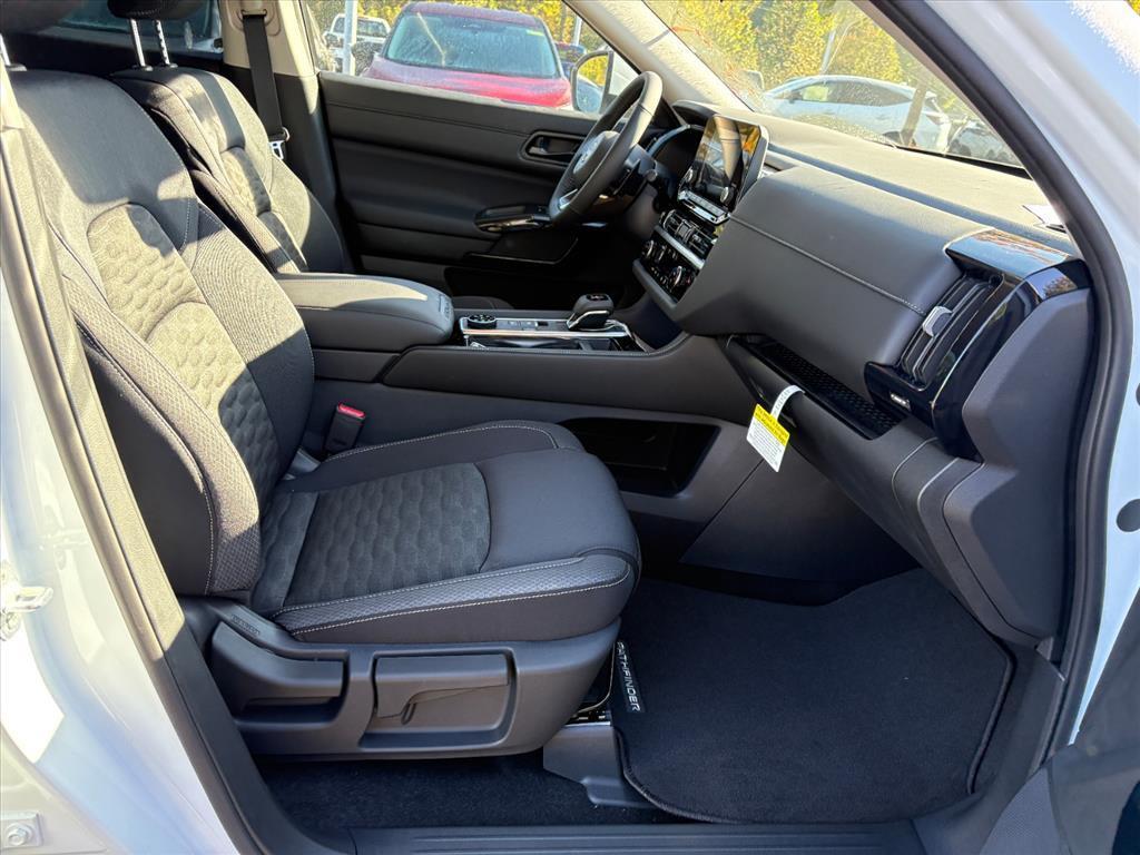 new 2025 Nissan Pathfinder car, priced at $36,978